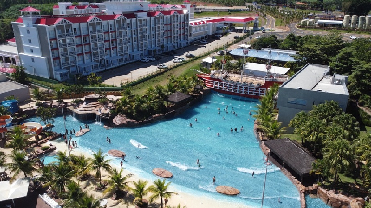 Black do Thermas tem os melhores preços do ano para o parque aquático e resort